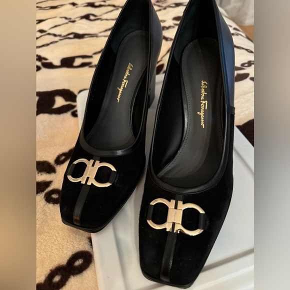 Salvatore Ferragamo women’s shoes, size 39 in excellent condition - Picture 1 of 4